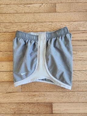 Womens Nike Tempo Shorts Size Small